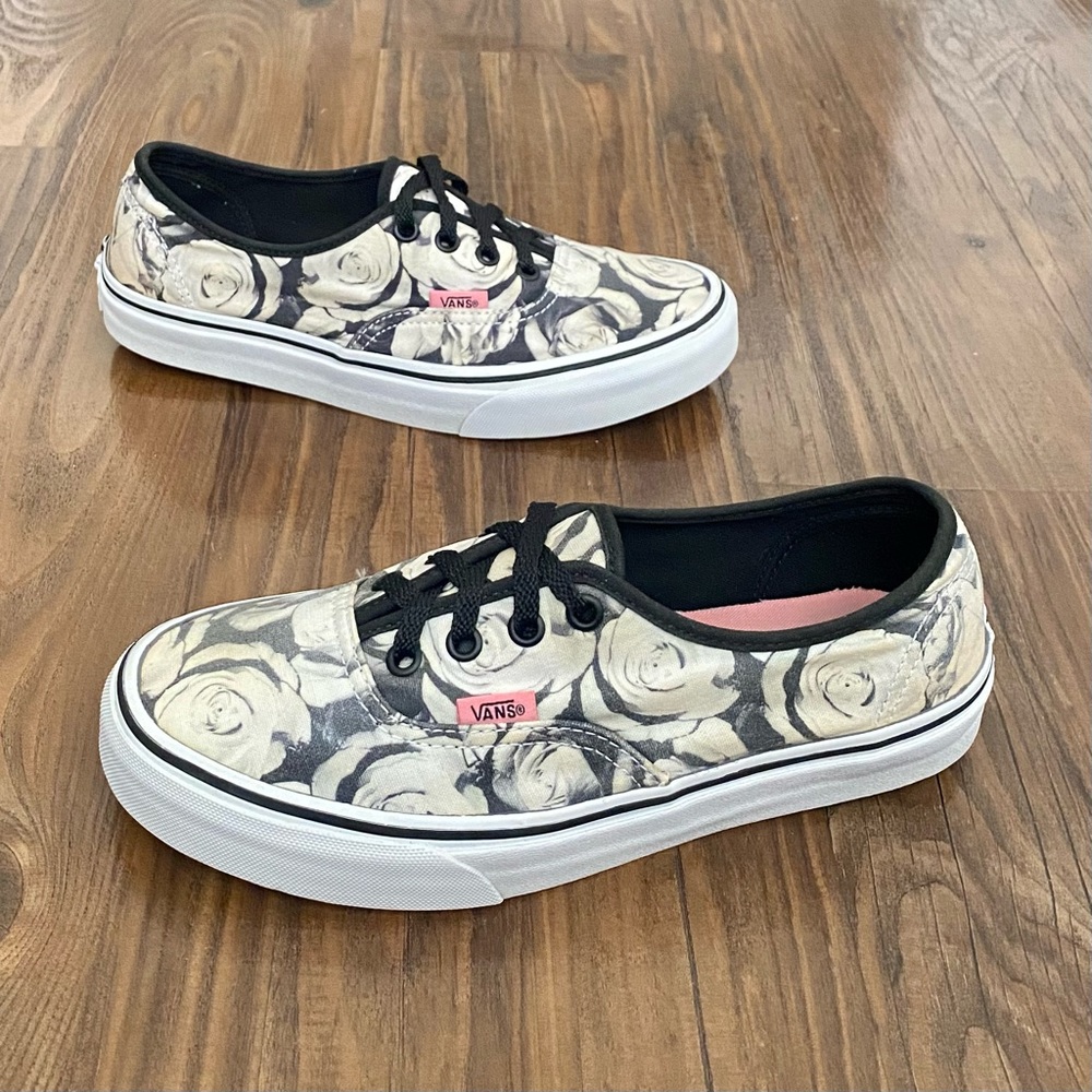 Vans Black and White Roses - Women's 7.5